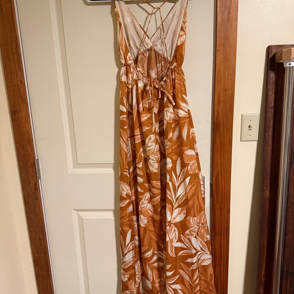 Dress - Picture 2 of 3